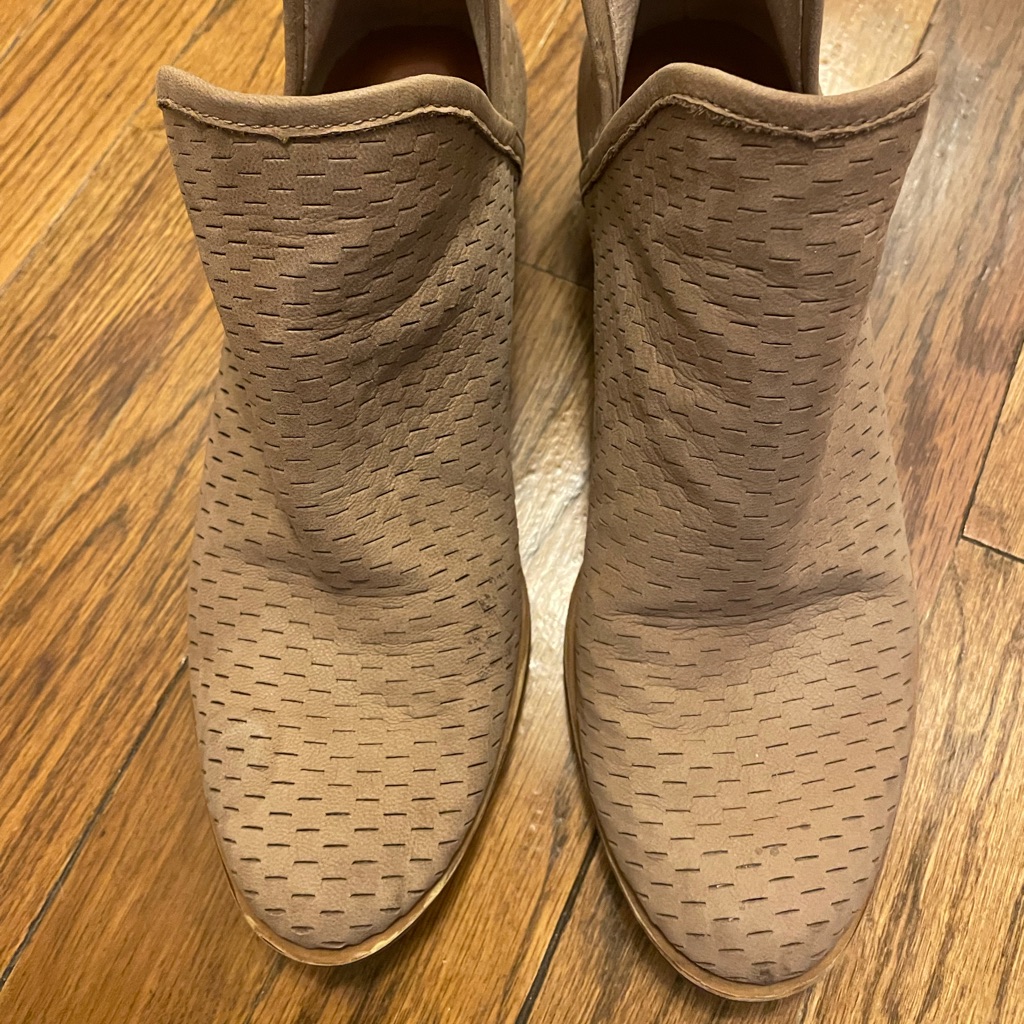 Lucky Brand Suede PullOn BootiesSize 612